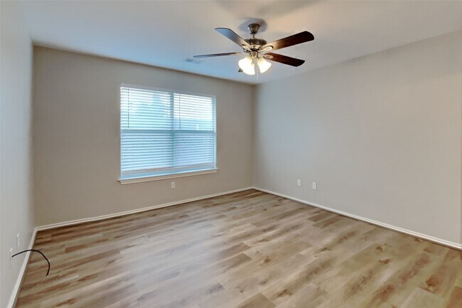 Building Photo - 22076 Knights Cove Dr