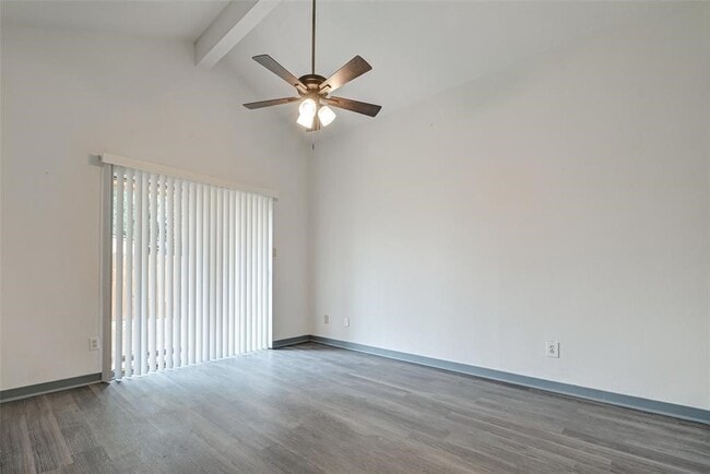 Building Photo - 940 Somercotes Ln