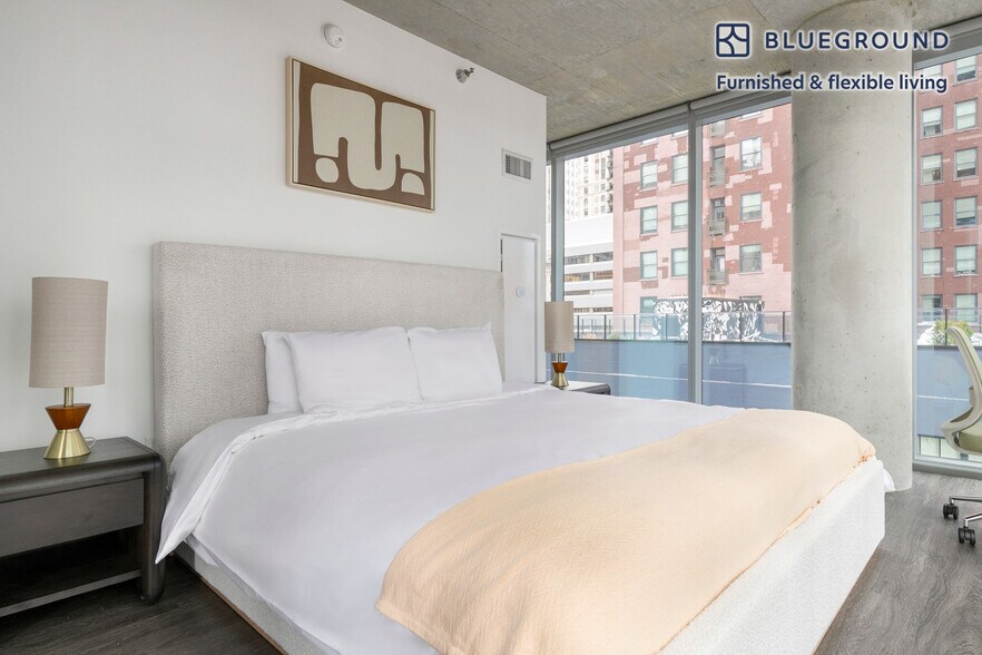 Building Photo - 60 E Randolph St