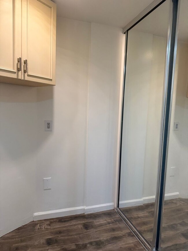 Interior Photo - 917 N. Sierra Bonita Ave