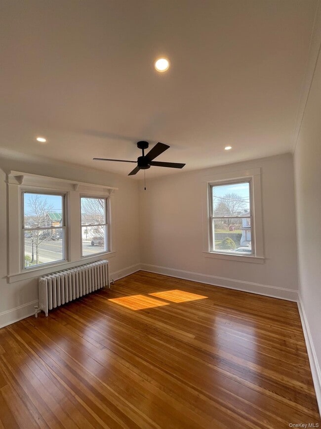 Building Photo - 510 Montauk Hwy