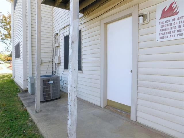 Building Photo - 401 Betchan Dr