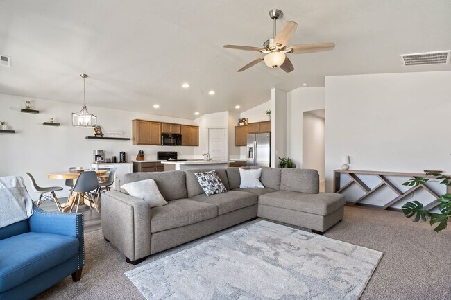 Building Photo - 3 Bedroom, 2 Bath Single Level Home in Desirable Meridian Location!