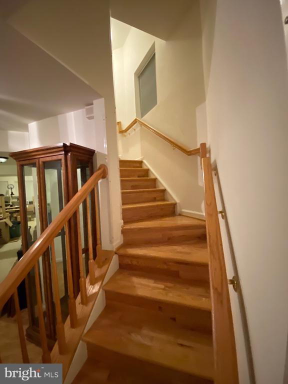 Building Photo - 2560 Belcroft Pl