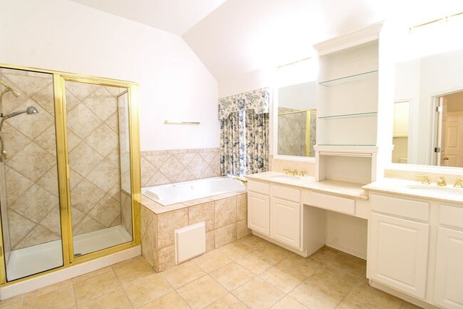 Building Photo - 121 Antler Cir