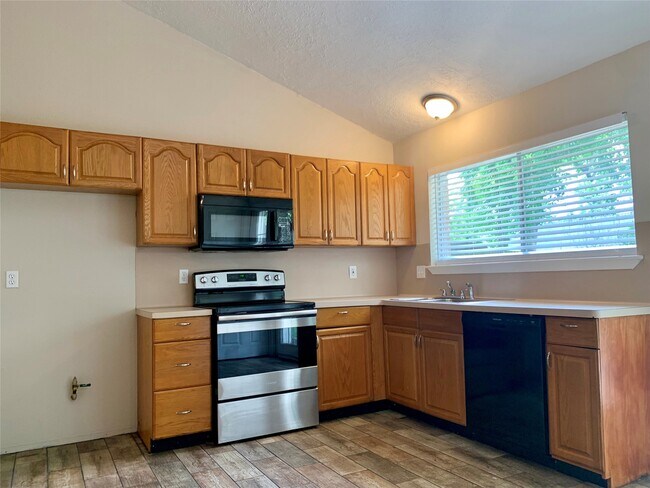 Building Photo - 7739 Bunker Wood Ln