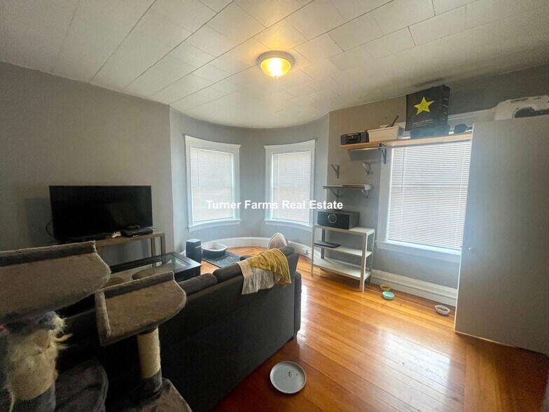 Building Photo - 14 Alberta Ter