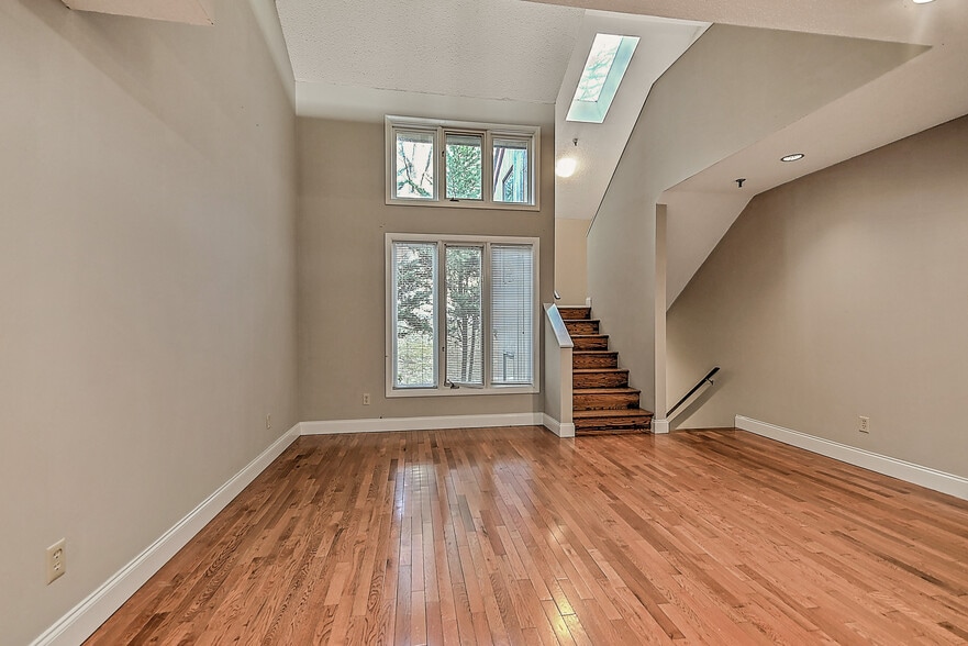 Building Photo - 109 Beechnut St