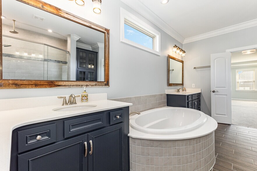 Building Photo - 6225 Majesty Ct