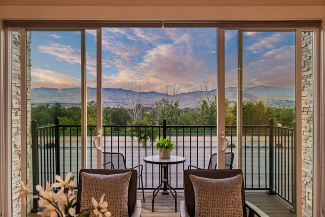 Building Photo - 2213 S Federal Way