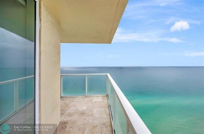 Building Photo - 16699 Collins Ave