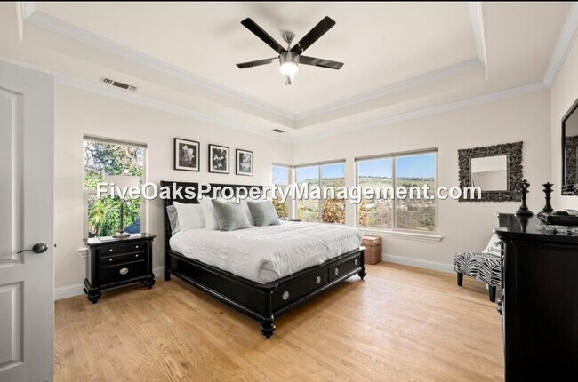 Building Photo - 5185 Mertola Dr