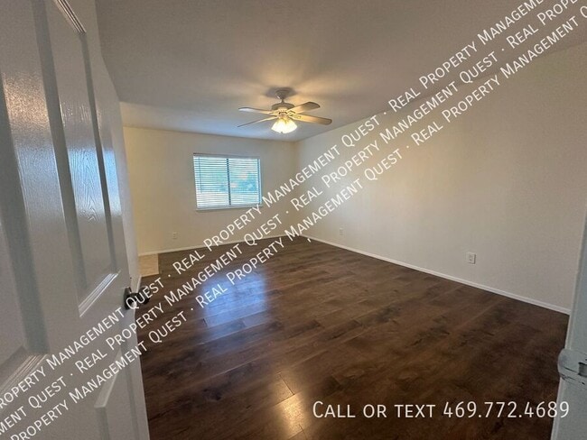 Building Photo - 5105 Sandalwood Ln