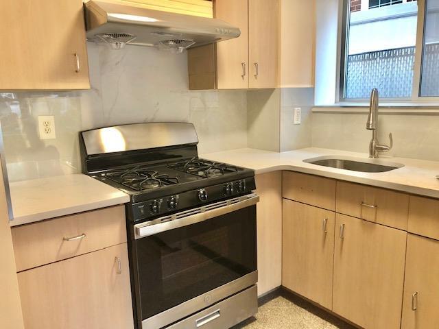 Building Photo - 14-18-18 117th St