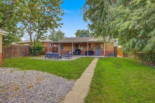 Building Photo - 3560 Glencoe St