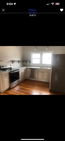 Primary Photo - 36 W Glenwood Dr