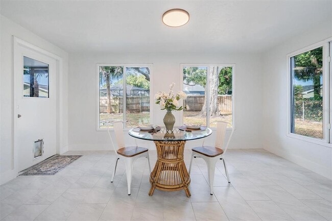 Building Photo - 6472-6113 113th St North