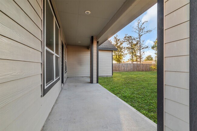 Building Photo - 12341 N Chestnut Hls Dr