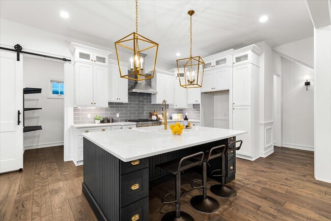 Building Photo - 7158 Sawgrass Dr
