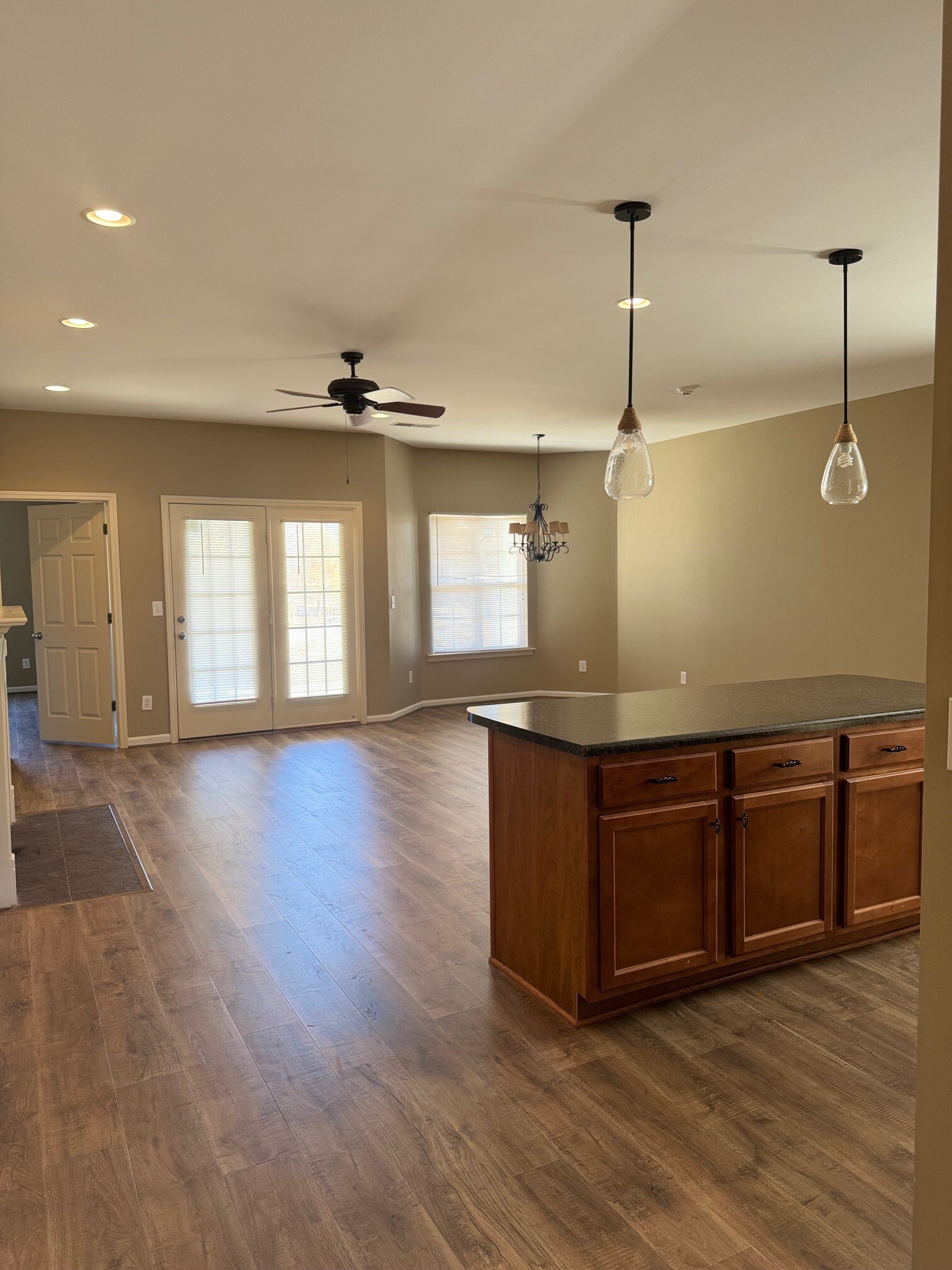 Building Photo - 1017 Fairbank Ln