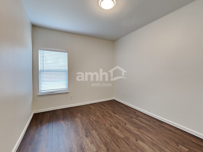 Building Photo - 73 N Highland Dr