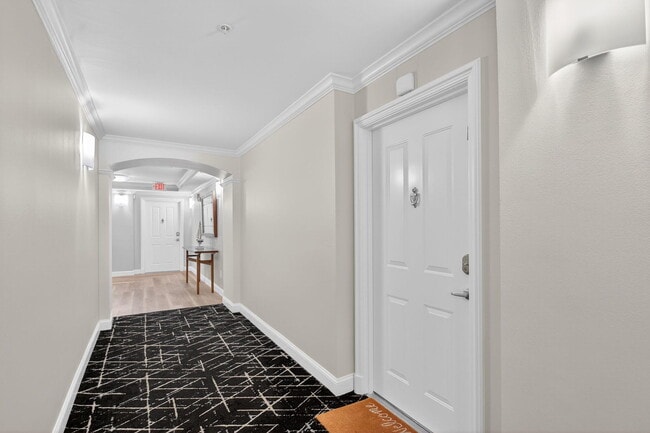 Building Photo - 600 S Dixie Hwy