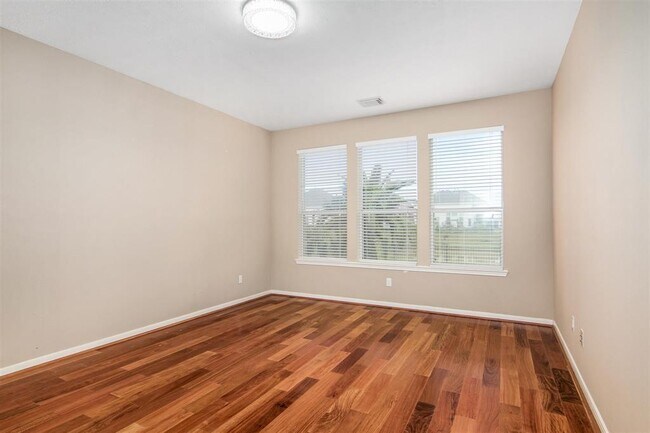 Building Photo - 11215 Burmese Ln