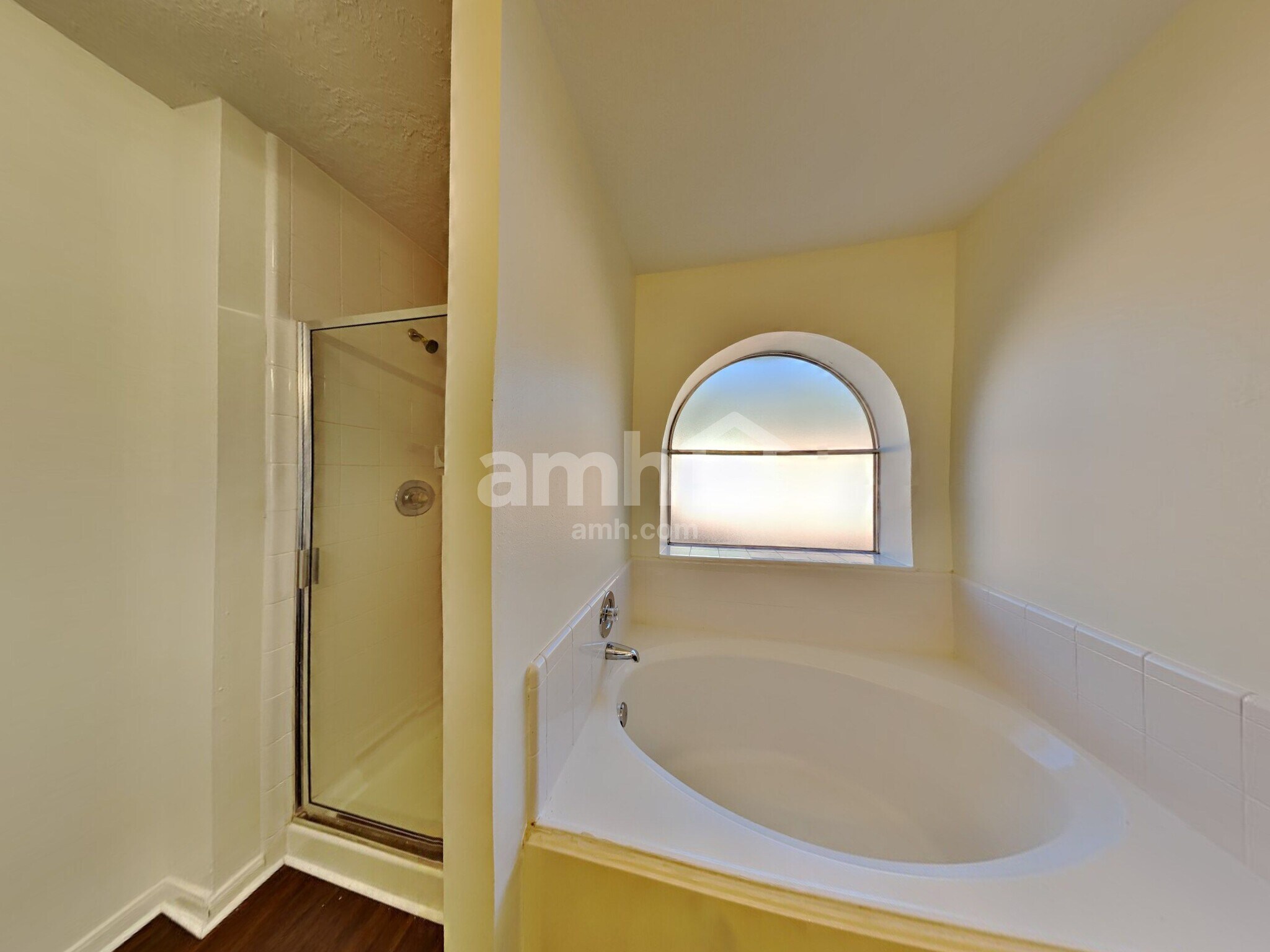 Building Photo - 622 Oak Hill Dr