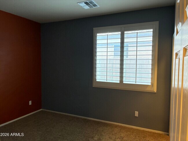 Building Photo - 8011 S 70th Dr