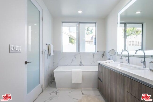 Building Photo - 12045 Guerin St