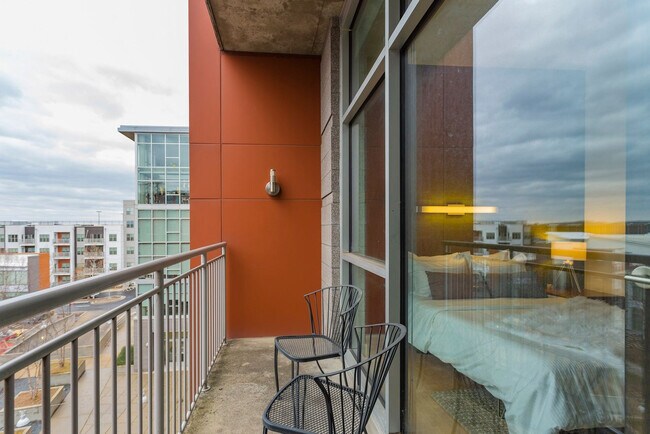 Building Photo - 2115 Yeaman Pl
