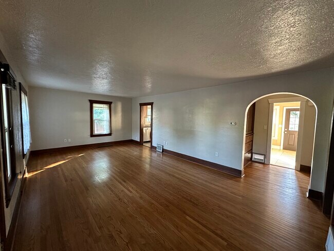 Building Photo - 1034 E Whitman St