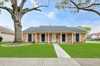 Building Photo - 1905 Zapp Ln