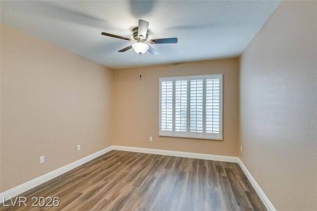 Building Photo - Beautiful Condo in a sought-after Gated Summerlin Community!