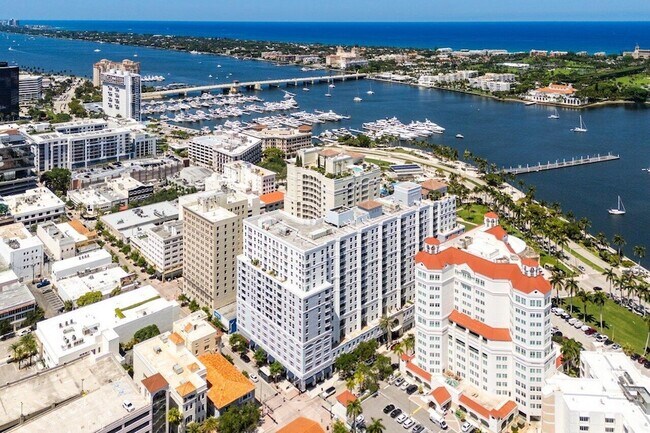 Building Photo - 255 Evernia St