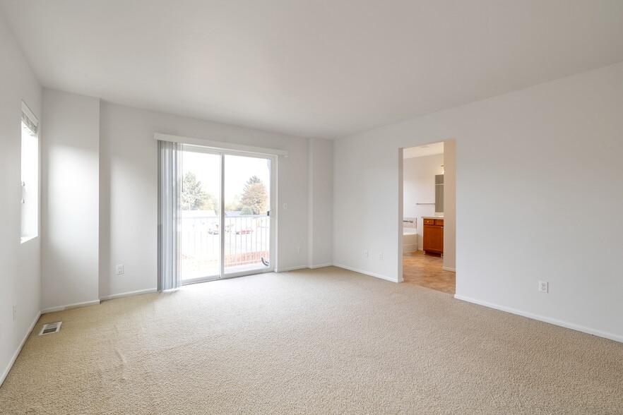 Building Photo - 5202 S 214th Way