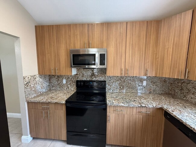 Building Photo - Updated two story home in Sylvan School Di...