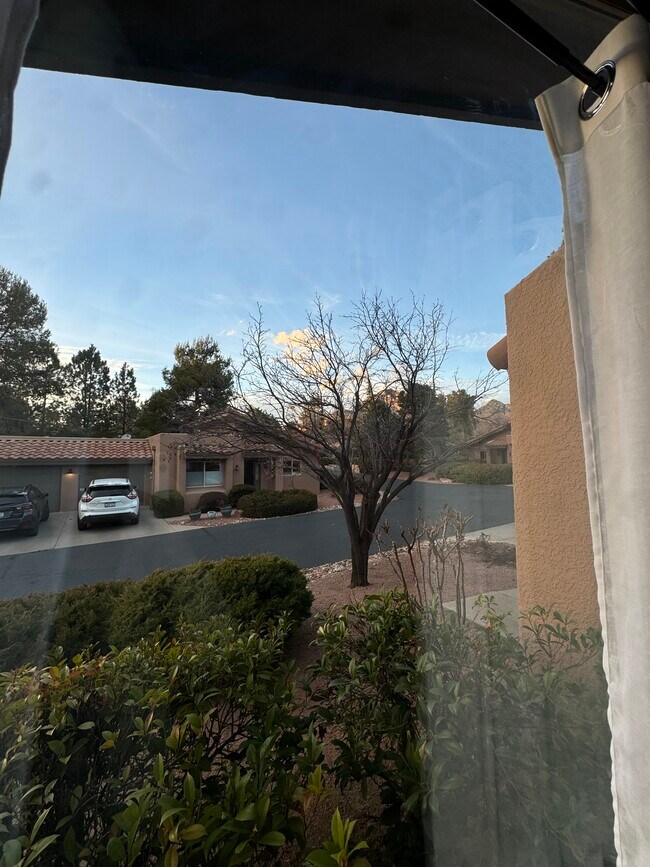 Building Photo - 93 Morning Sun Dr