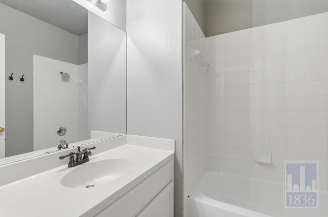 Building Photo - 4011 Travis Country Cir