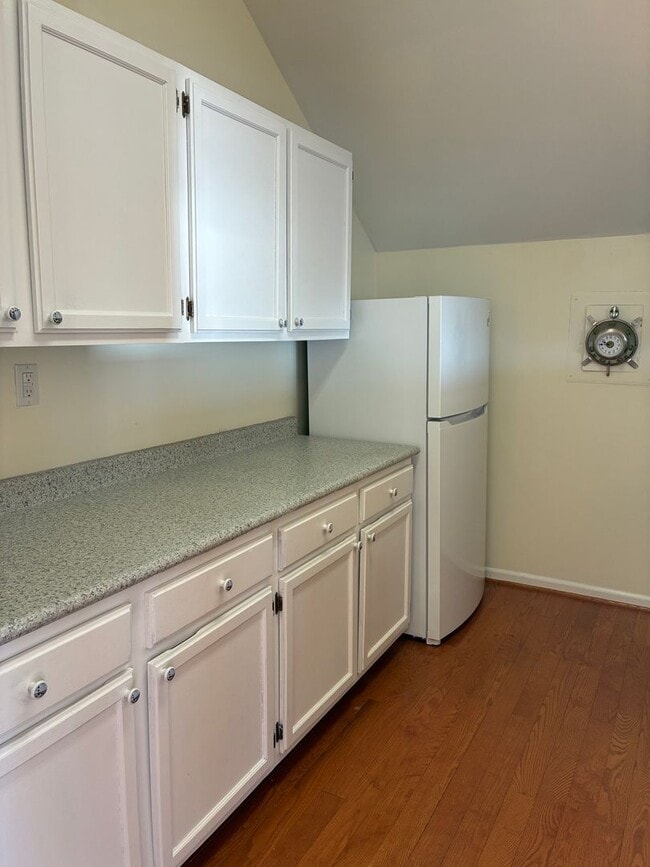 Building Photo - 1 Bedroom Waterfront Condo in Historic Dow...