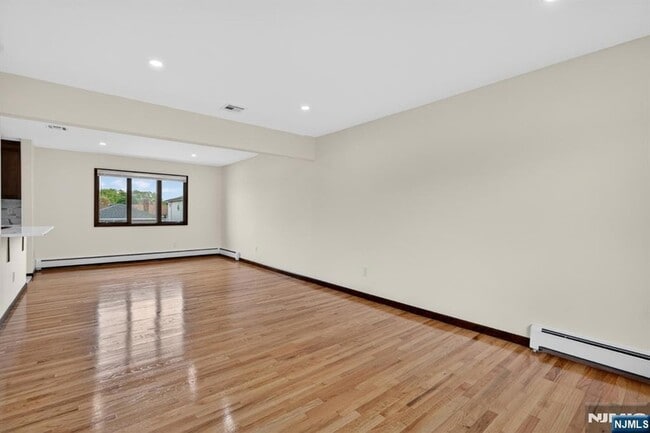 Building Photo - 97 Sipp Ave