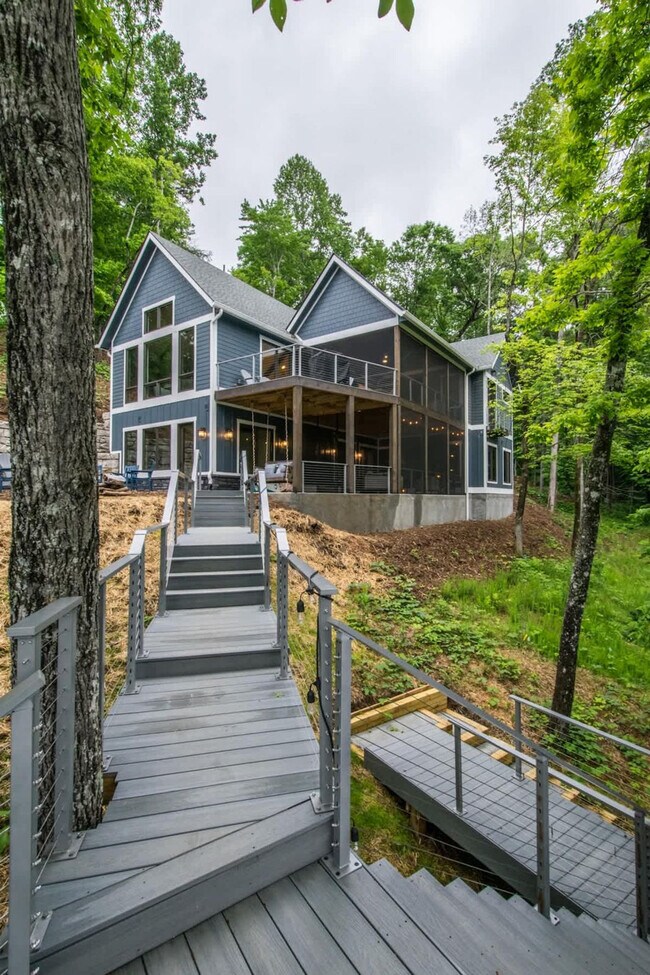 Building Photo - 159 Deerwood Dr