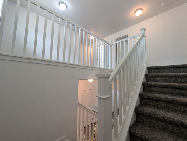 Building Photo - 1049 Albion Meadow Way