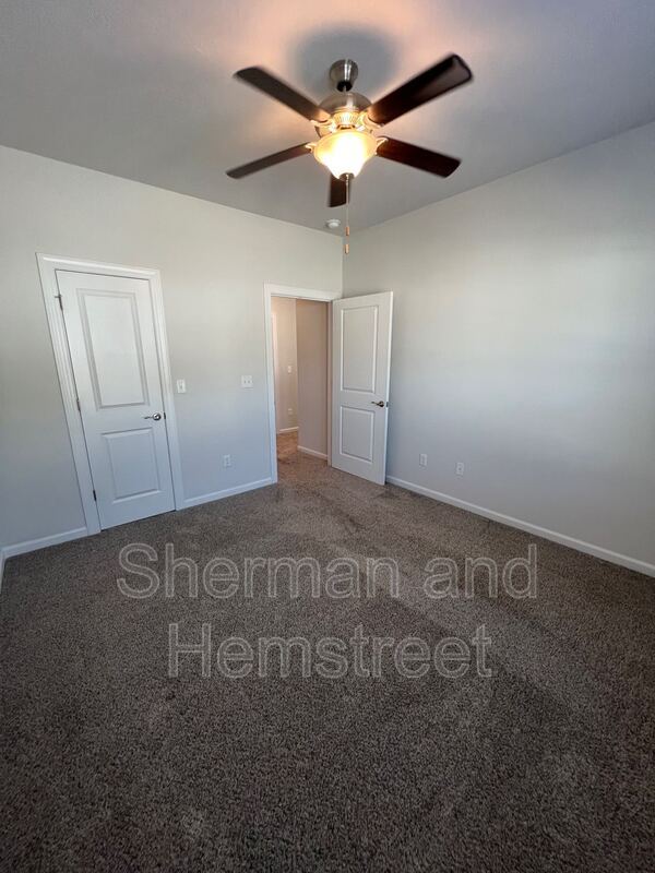 Building Photo - 5055 Mimosa Dr