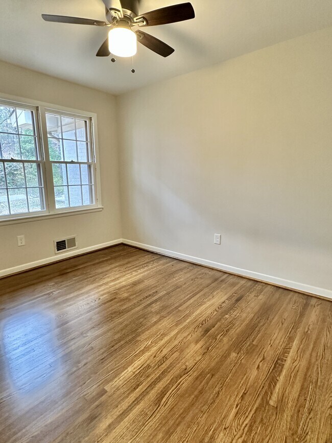 Building Photo - 231 Hillwood Ln