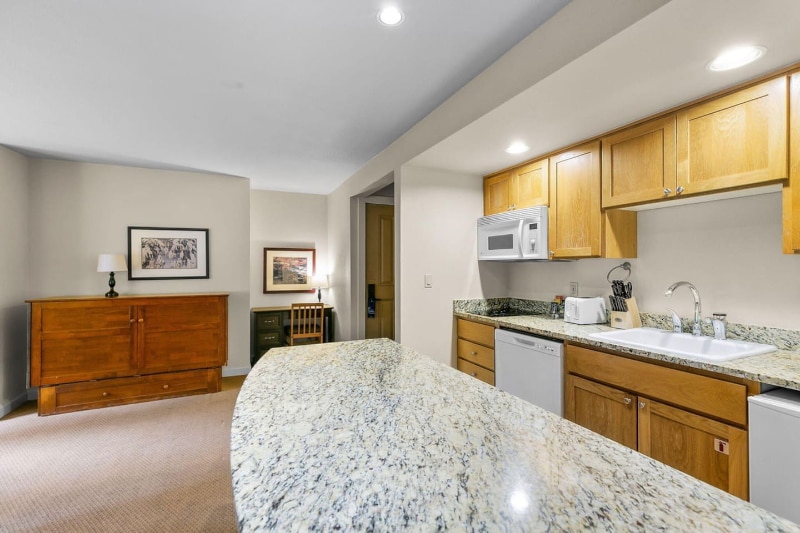 Building Photo - 18575 SW Century Dr