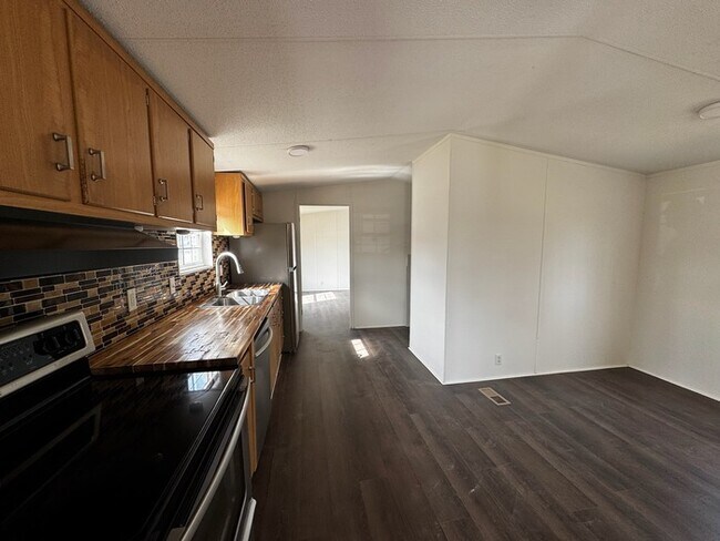 Building Photo - 7804 Stanley Rd