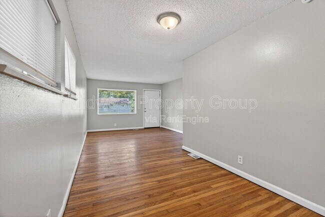 Building Photo - 257 Glen Garry Rd