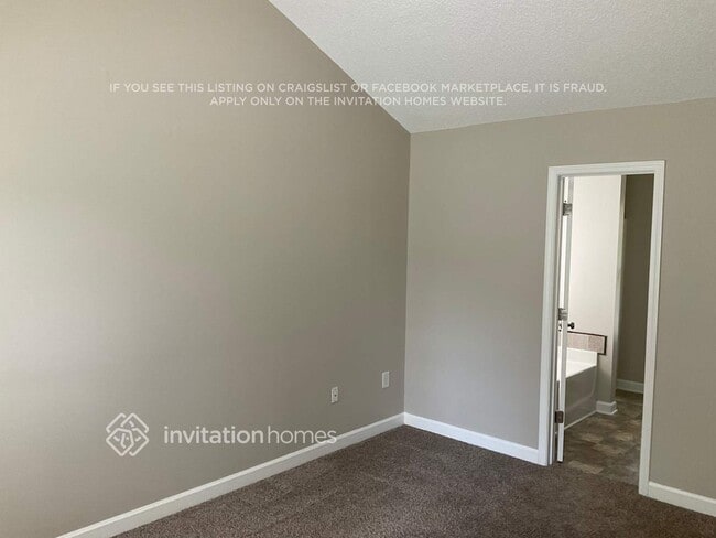 Building Photo - 3407 E Fairmeadow Dr