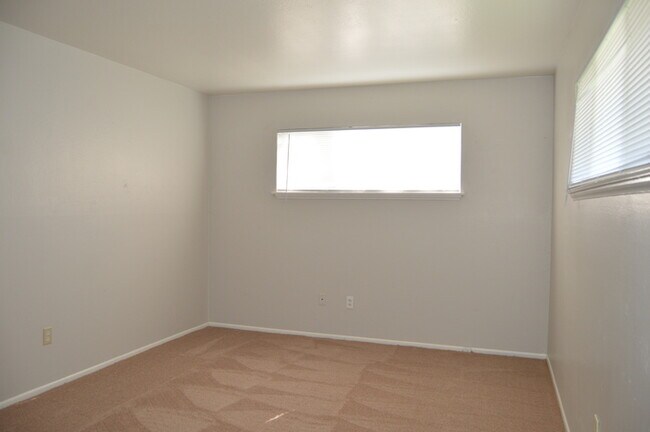 Building Photo - 2156 57th Ave